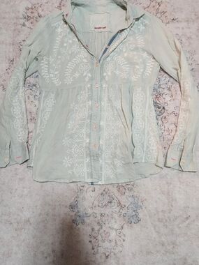 Johnny Was 3J Mint Green With White Embroidered Button-Front Tunic